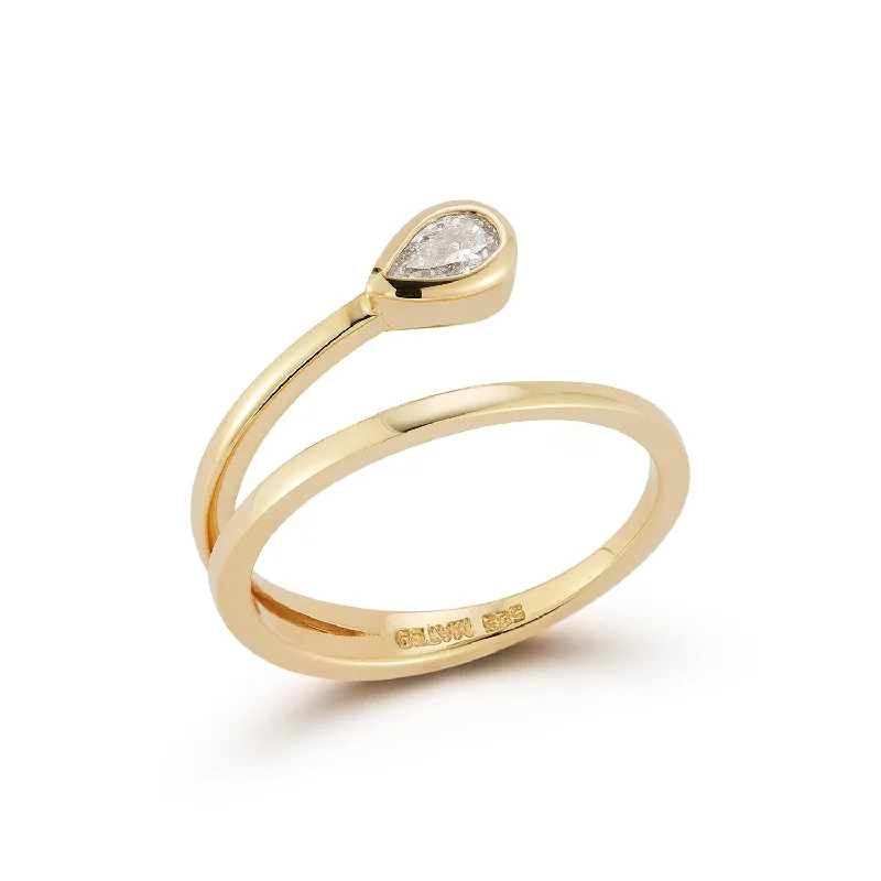 Women’s modern style rings-14kt Pear Diamond Point of Focus Ring