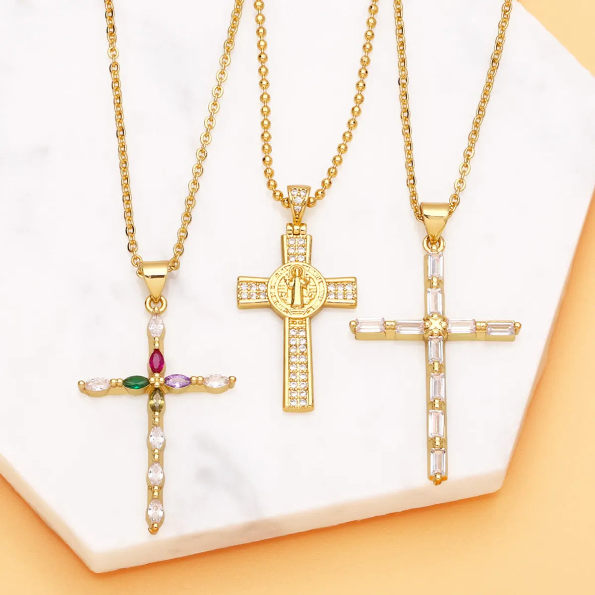 Women’s retro necklace-Fashion Zircon Cross Pendant Copper Necklace Simple Accessories