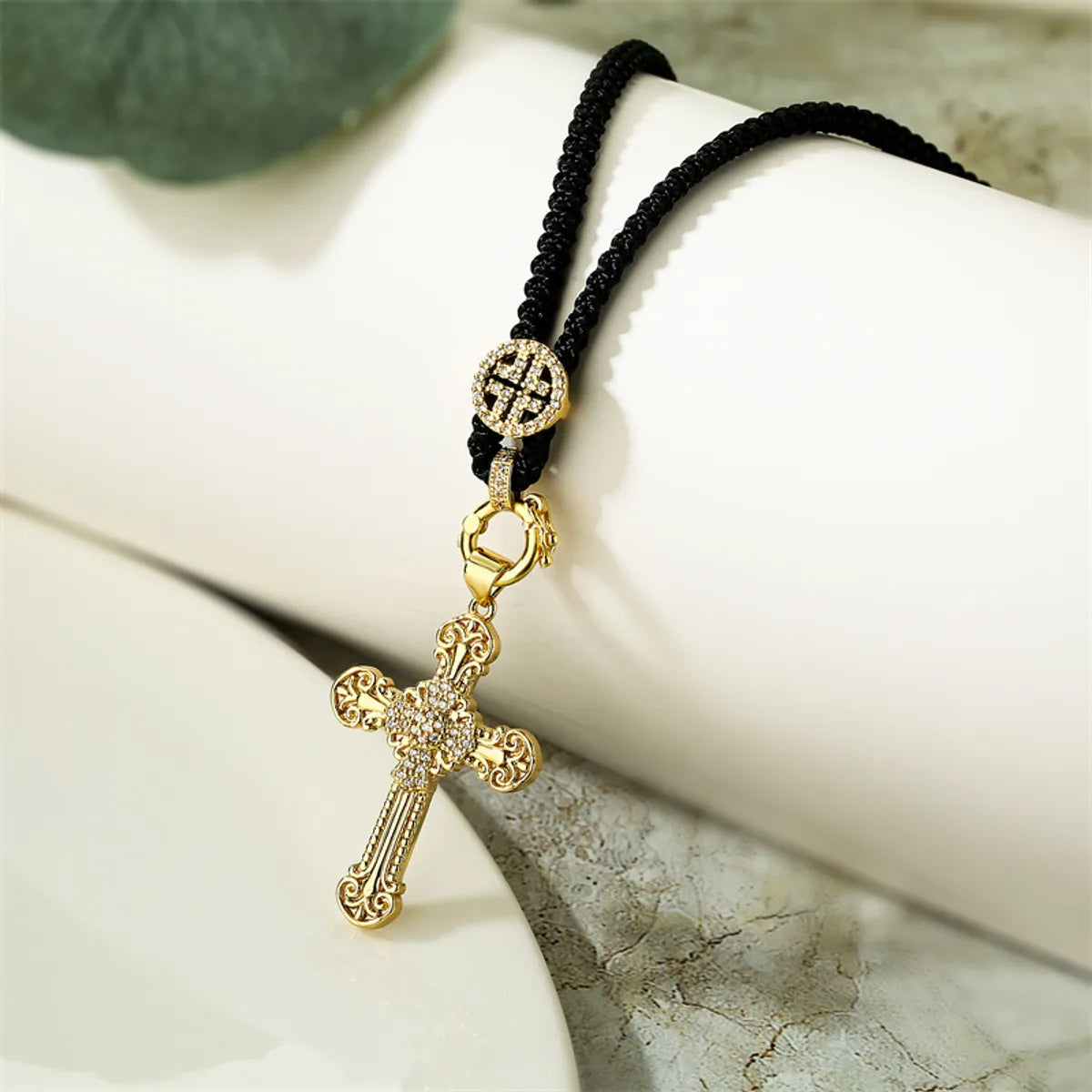 Women’s choker necklace-Casual Retro Cross Copper Plating Inlay Zircon Pendant Necklace