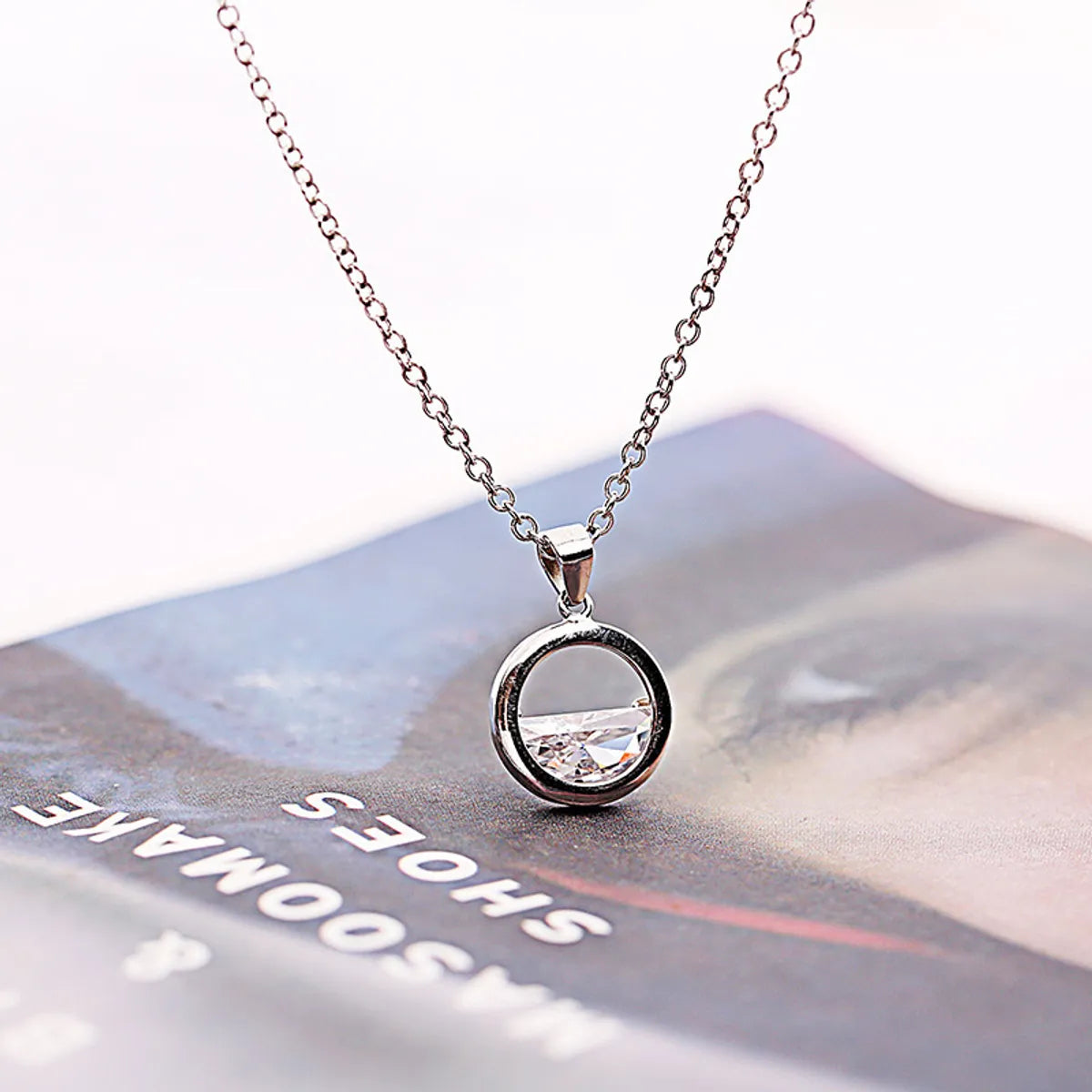 Women’s elegant necklace-Simple Style Circle White Copper Polishing Plating Inlay Zircon White Gold Plated Silver Plated Pendant Necklace