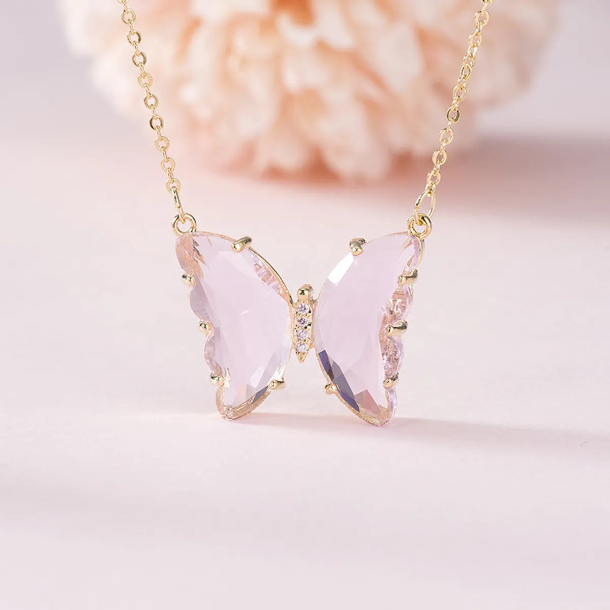 Women’s simple pendant necklace-Fashion Simple Geometric Translucent Crystal Glass Butterfly Necklace