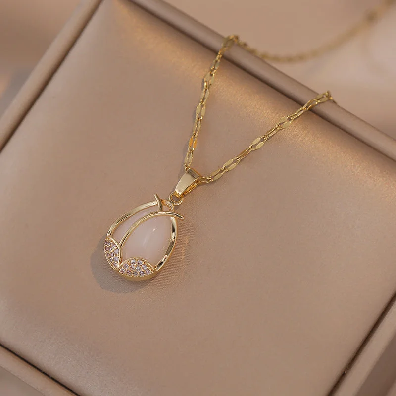 X0075 White Tulip 44 Necklace {Pendant Together}