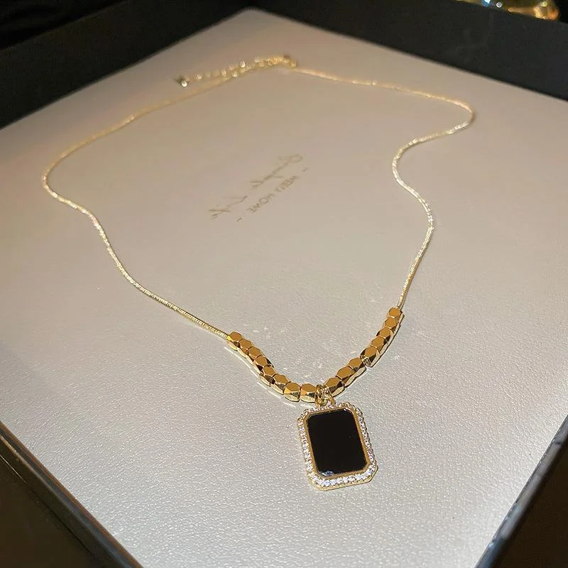 69# Necklace-Black (Zircon Square)