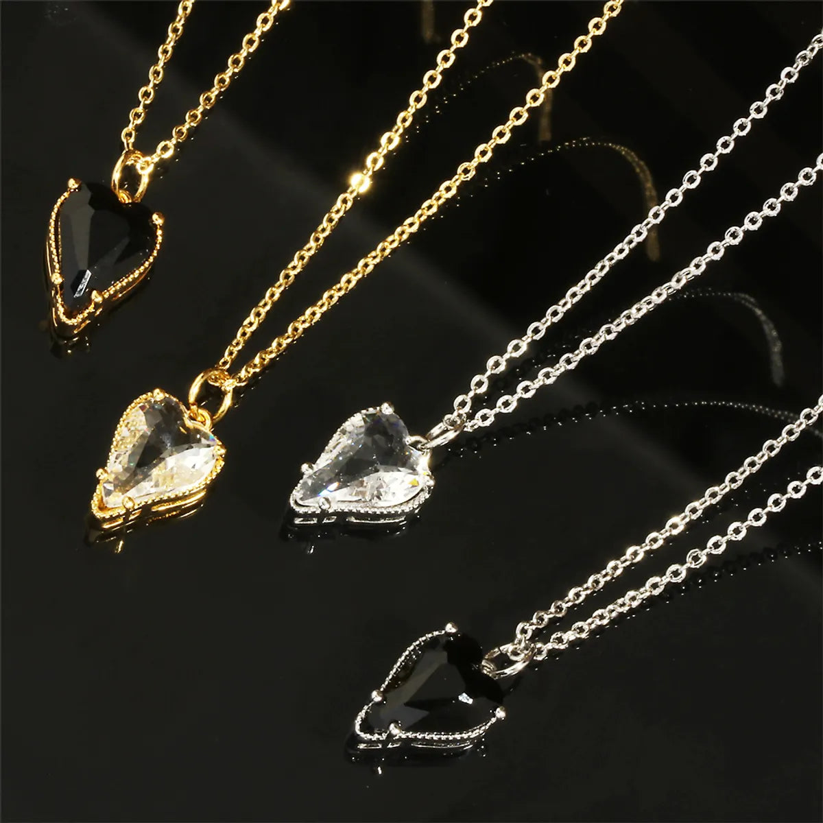 Women’s exclusive necklace design-Elegant Sweet Heart Shape Copper Plating Inlay Zircon 18k Gold Plated Pendant Necklace