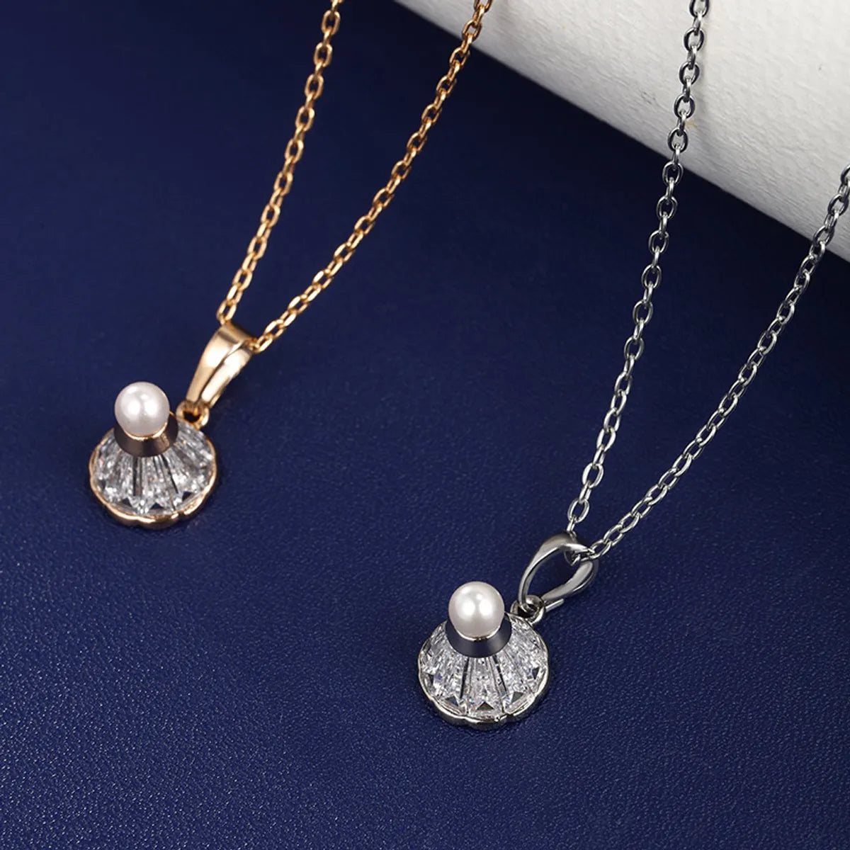 Women’s luxury heart-shaped necklace-XUPING Sweet Scallop Copper Alloy Irregular Artificial Gemstones Artificial Pearls 18K Gold Plated White Gold Plated Women's Necklace