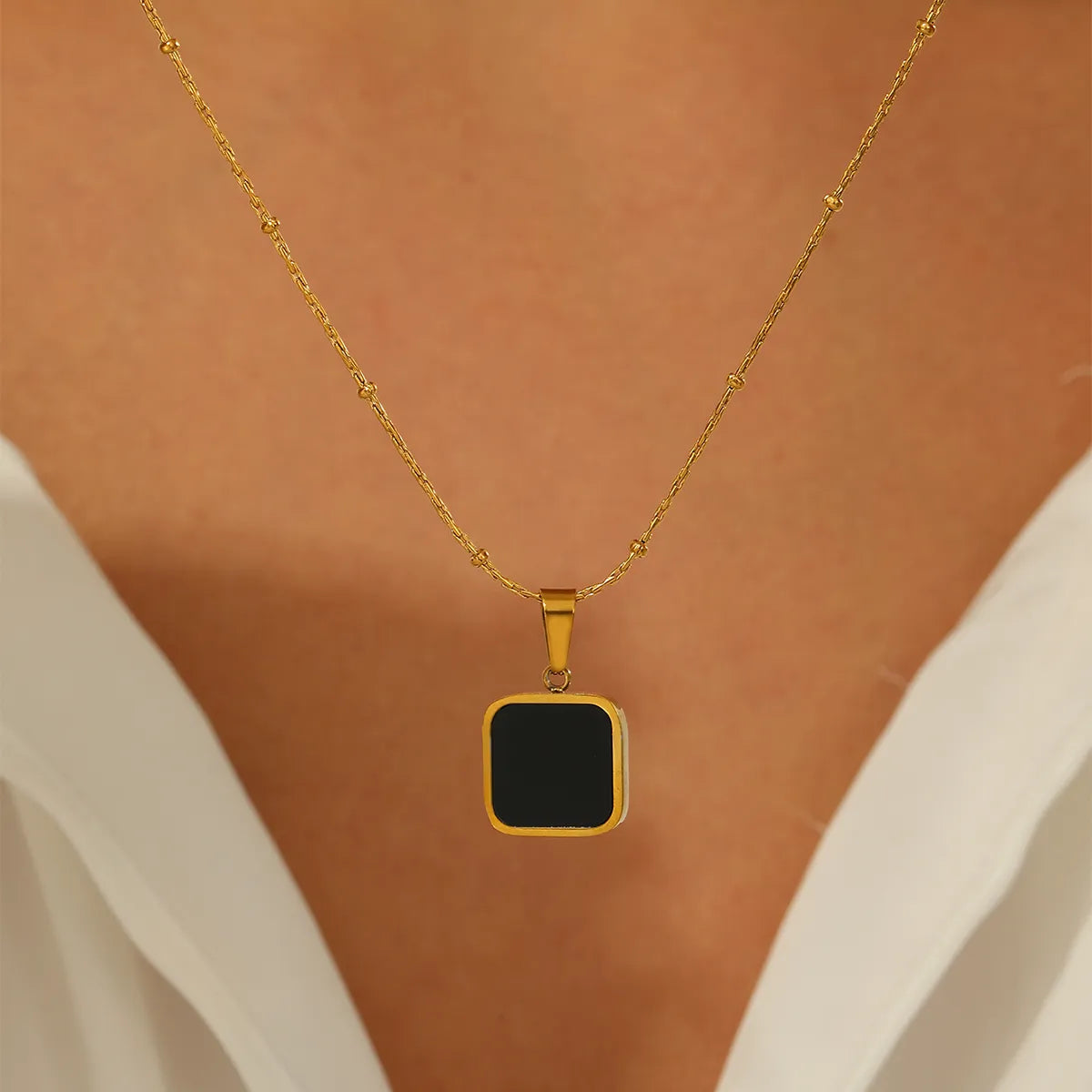 Women’s stylish necklace-Simple Style Square Stainless Steel Plating Inlay Shell 18k Gold Plated Pendant Necklace