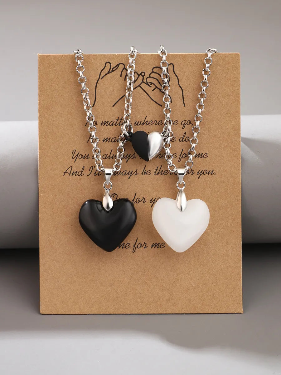 Women’s eco-friendly necklace-Simple Style Commute Heart Shape Gem Chain Unisex Necklace